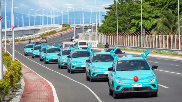 Xanh SM chính thức đổi tên thành Green SM: Vì sao trông rất “blue” mà lại dùng “green”?