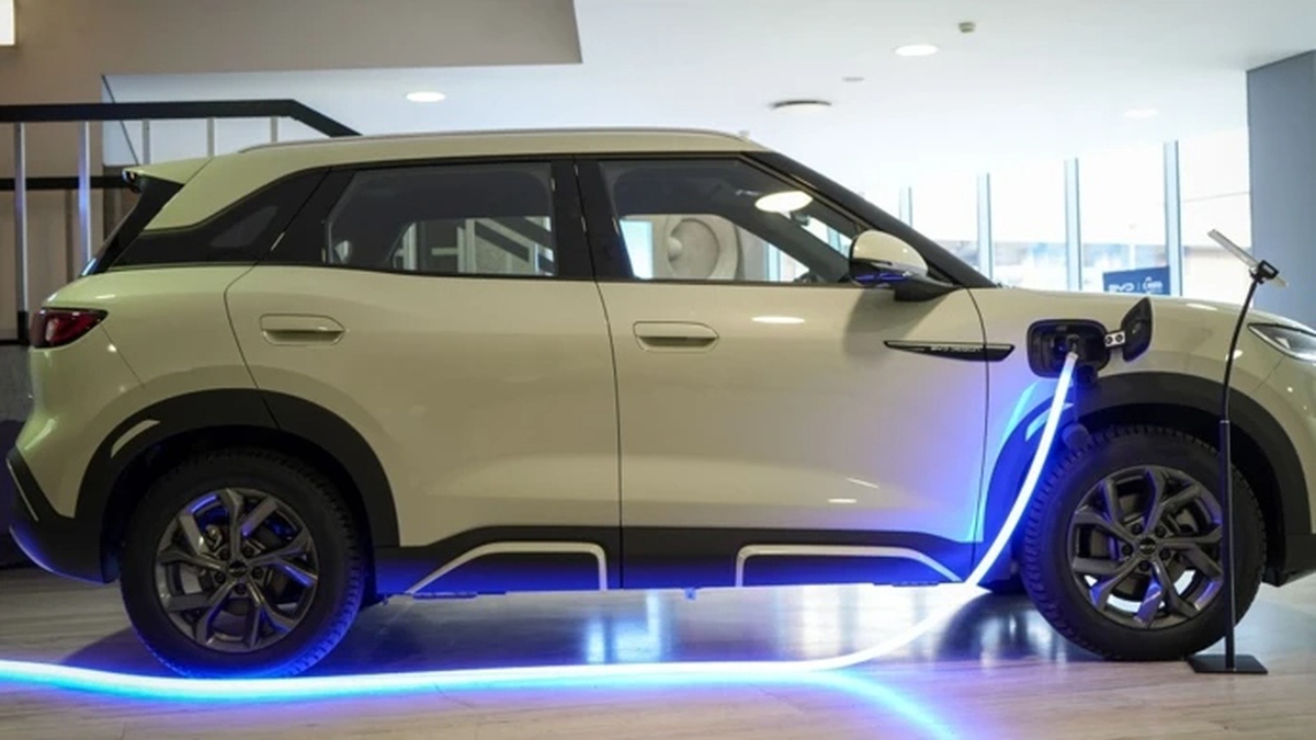 BMW khẳng định dư sức tạo ra công nghệ sạc siêu nhanh như BYD nhưng từ chối vì an toàn