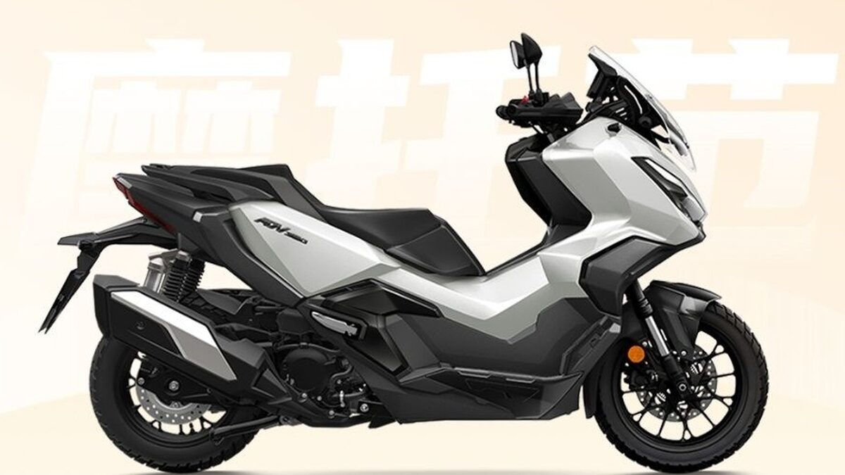 Honda Forza 350 và ADV350 nâng cấp loạt trang bị nhưng giữ nguyên giá bán khiến thị trường xe tay ga tầm trung dậy sóng