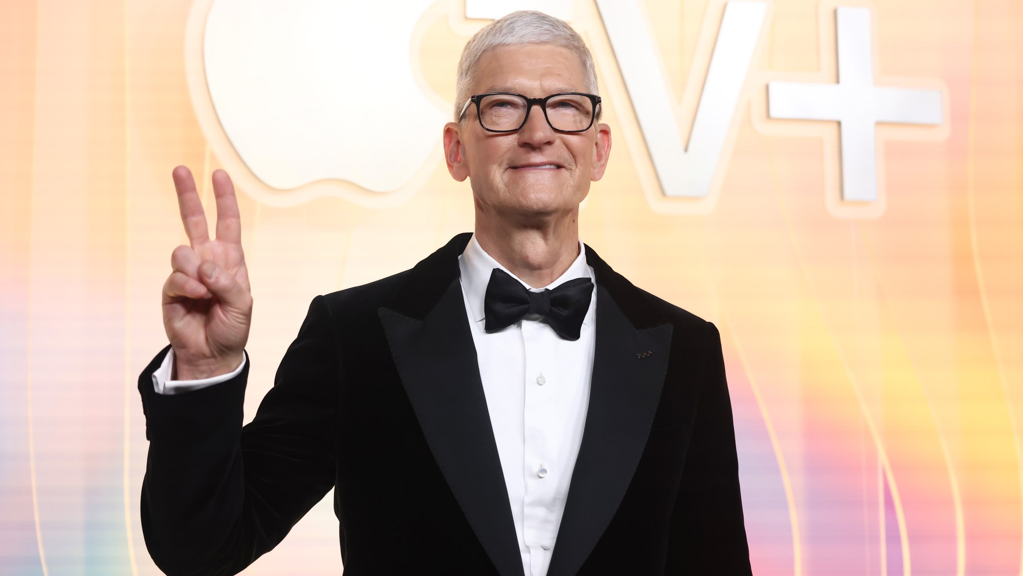 gettyimages-2235489773-1776747287405525782892-1776751590594-1776751590713912172334 Tim Cook đã làm được gì trong những năm tại vị? - Ảnh 4.