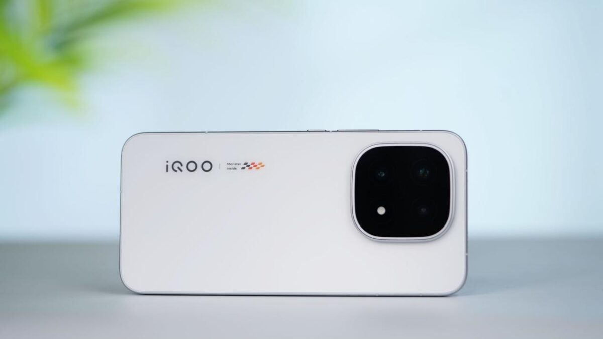 iQOO 15T lộ diện, mạnh hơn Galaxy S26 Ultra nhưng tranh ngôi vua tầm trung với Galaxy A57