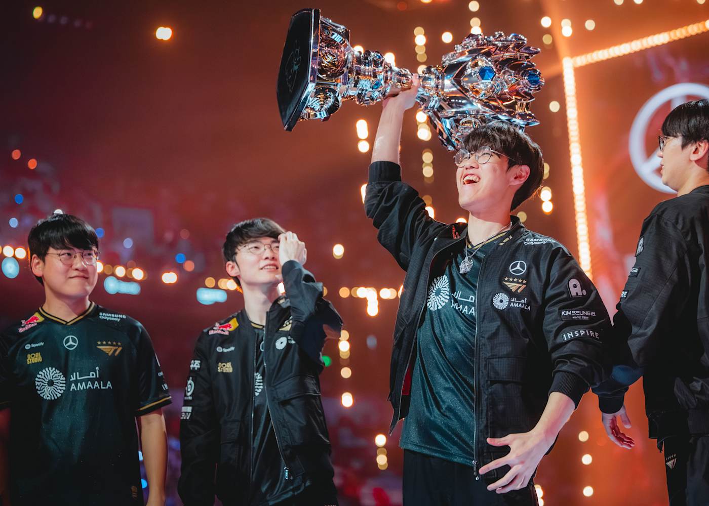 t1-worlds-trophy-2025-122130-1778045199400-17780451995761839621342-1