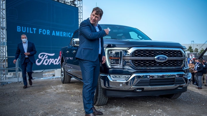 ford-ceo-jim-farley-leans-on-tru-1782883371012-17828833711801176727684