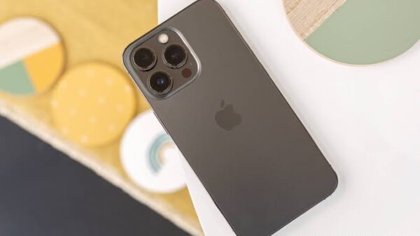 iPhone Pro cũ rẻ nhất Việt Nam có màn 120Hz là đây, rẻ hơn iPhone 17e, vẫn ngang tầm iPhone 17 Pro