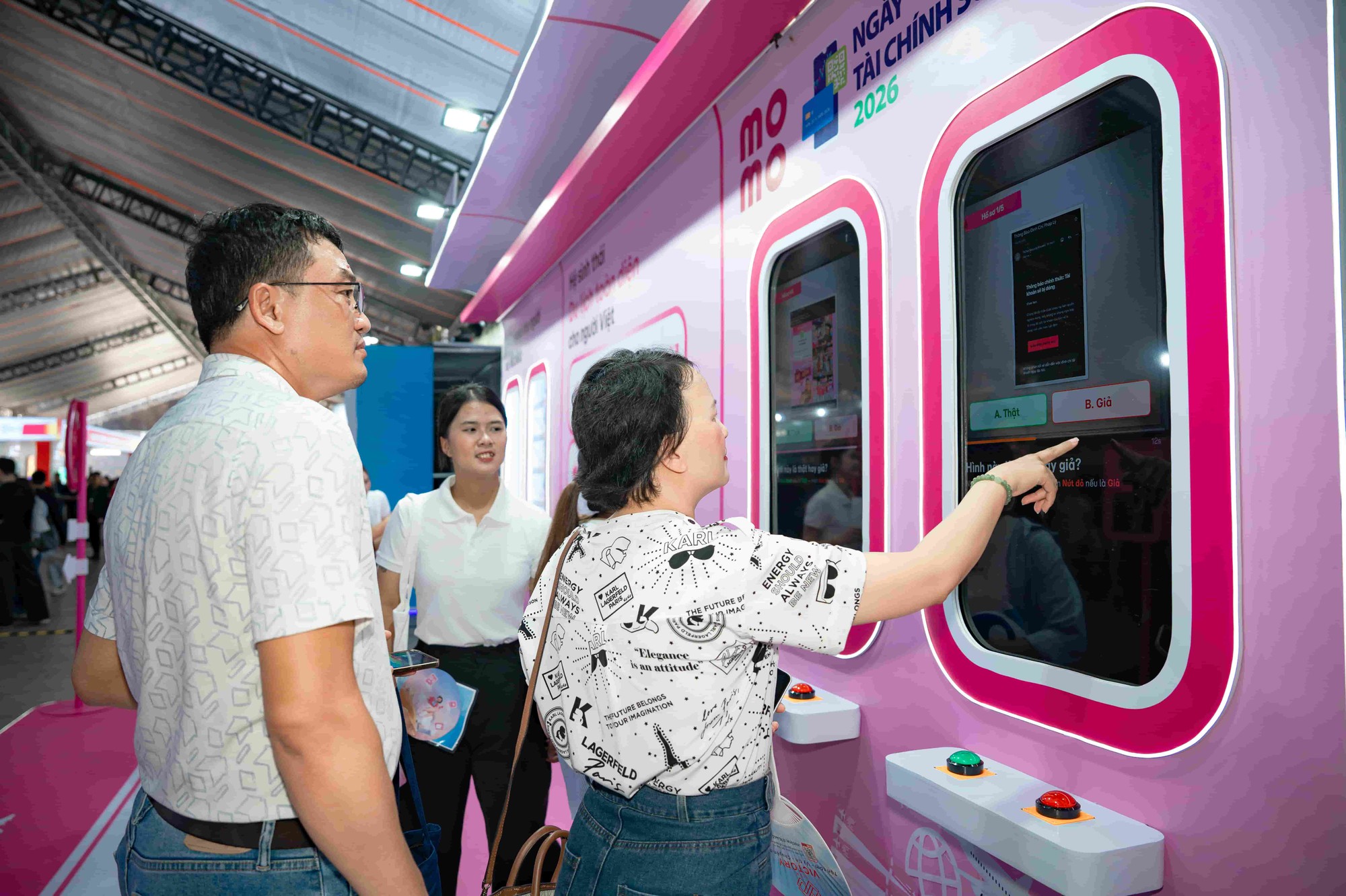 momo03-1789604149941-1789604150184636601705 Từ những ly nước 10.000 đồng đến cách thanh toán được hàng triệu người Việt tin dùng - Ảnh 3.