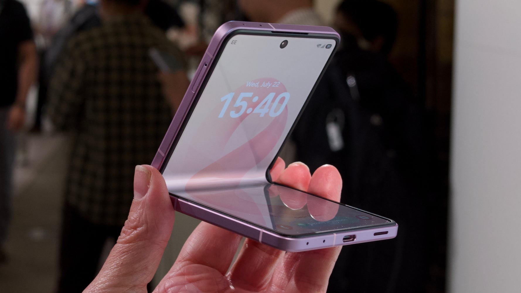 gia-samsung-galaxy-z-flip-8-1791432348.jpg