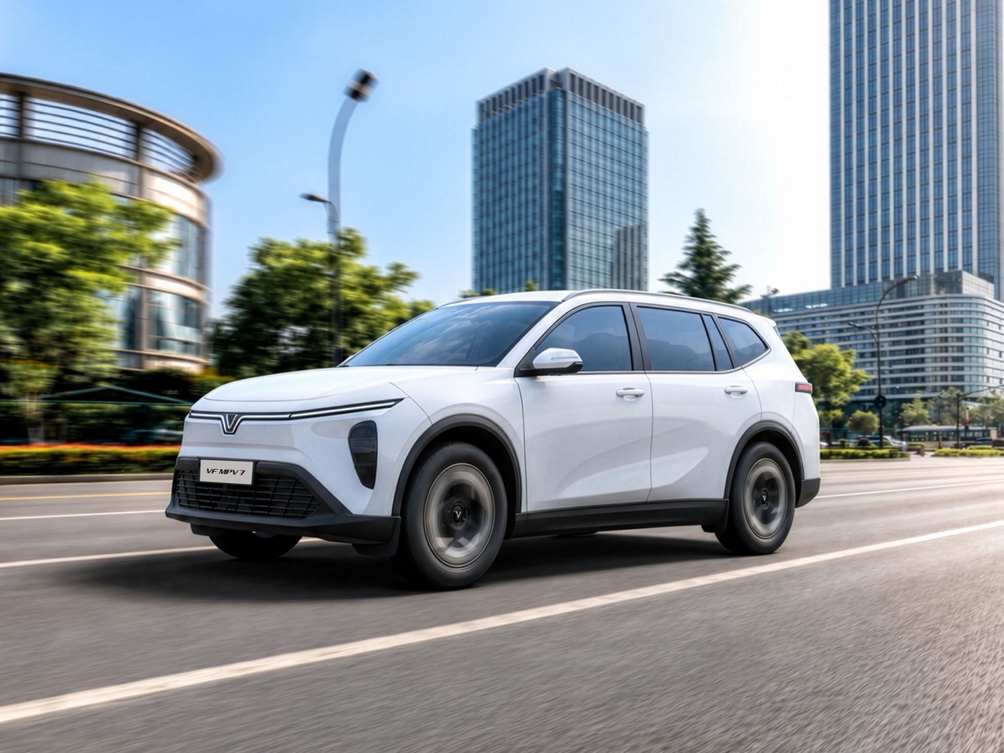 Ưu đãi 67,5 triệu đồng, miễn phí sạc: Bài toán đổi xe nhẹ hơn với VF MPV 7 - Ảnh 1.