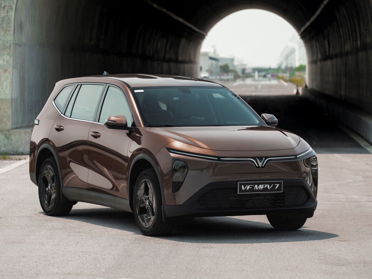 Ưu đãi 67,5 triệu đồng, miễn phí sạc: Bài toán đổi xe nhẹ hơn với VF MPV 7 - Ảnh 2.