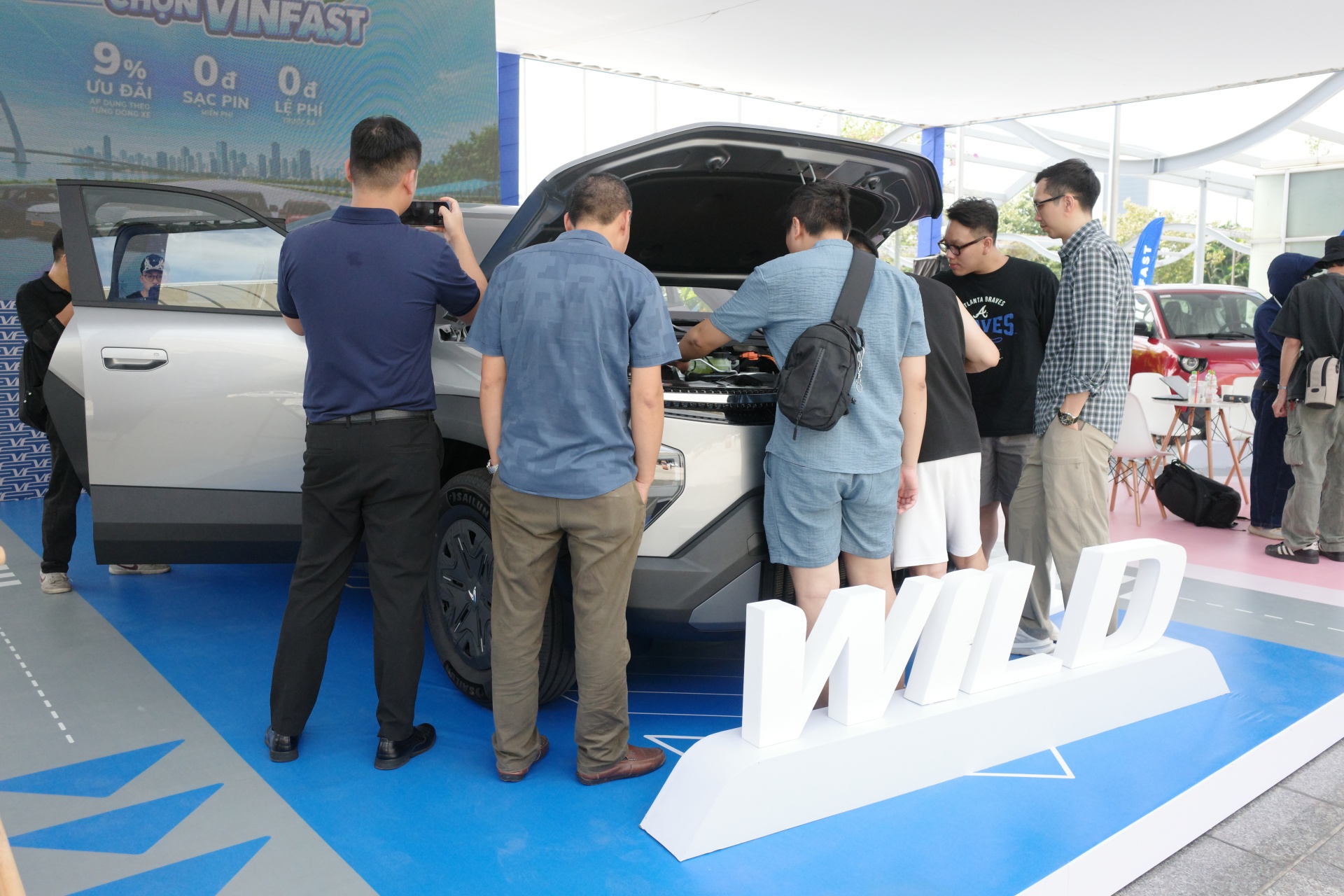 Khai mạc VIMS 2026: Khách đến từ trước giờ mở cửa, khu trưng bày và khu lái thử kín người tham quan - Ảnh 20.