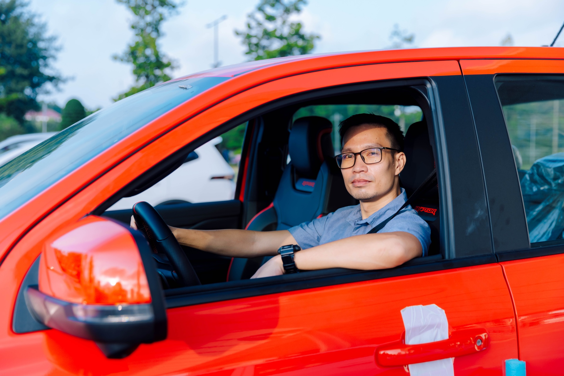 Khai mạc VIMS 2026: Khách đến từ trước giờ mở cửa, khu trưng bày và khu lái thử kín người tham quan - Ảnh 16.